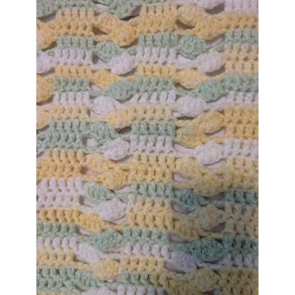 Handmade Crochet Baby Blanket Yellow Green White Shell Stitch Pastel 36x48